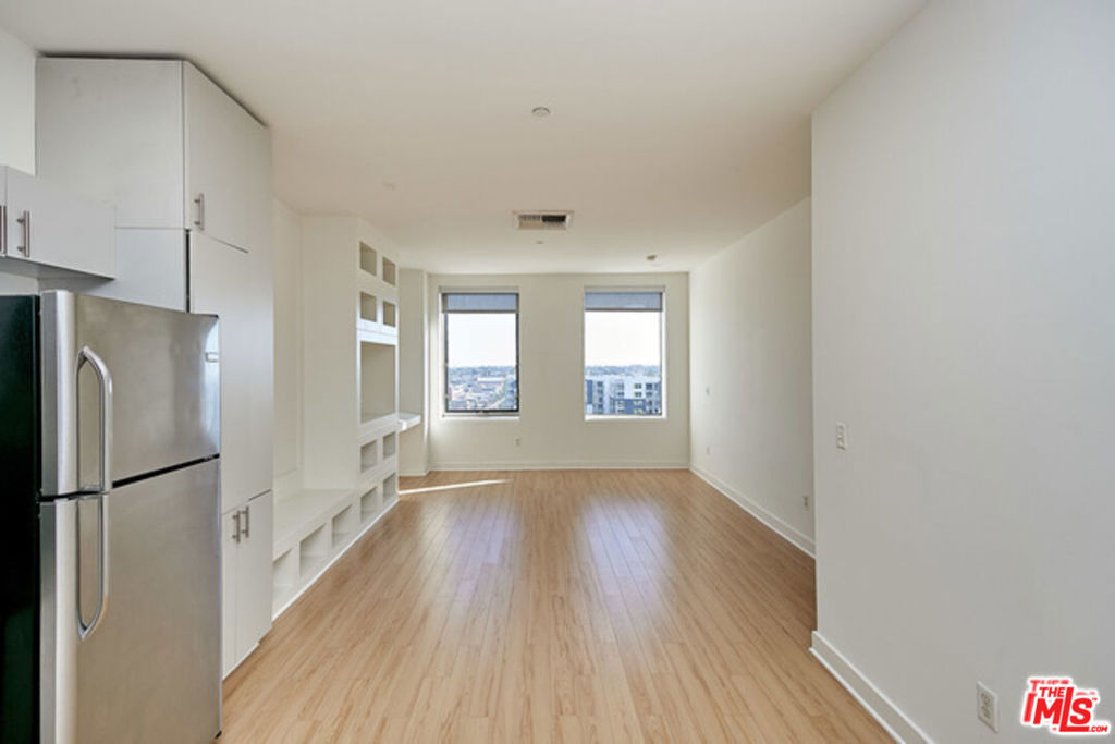 3810 Wilshire Boulevard 809 Property Photo 11