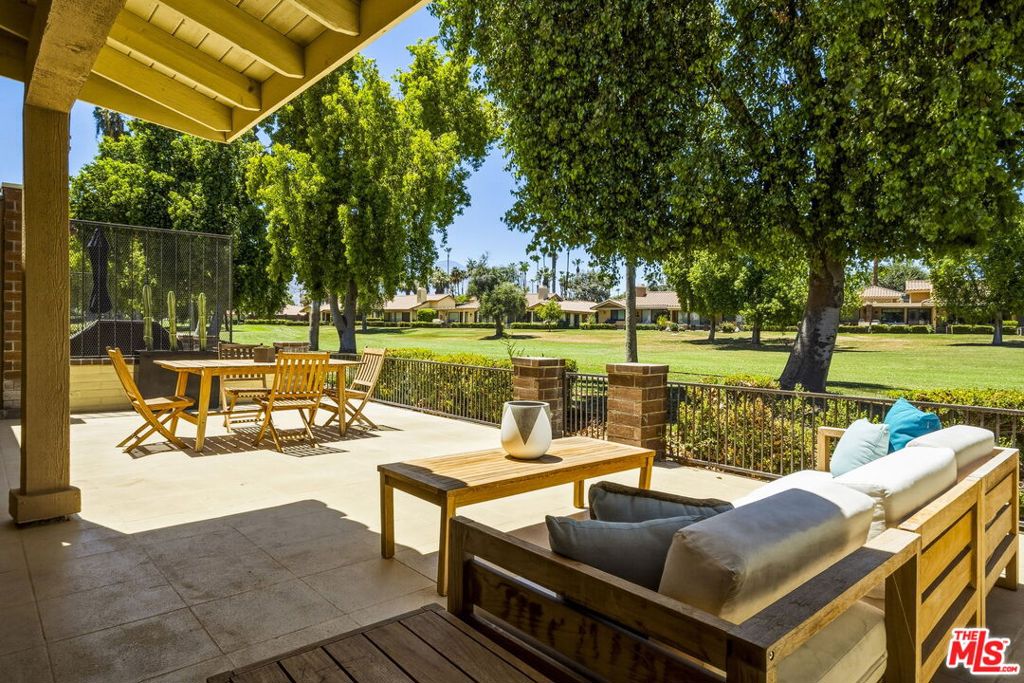 320 S Sierra Madre Property Photo 8