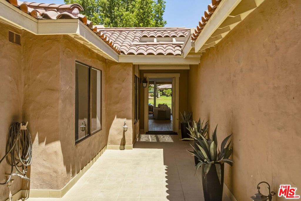 320 S Sierra Madre Property Photo 9