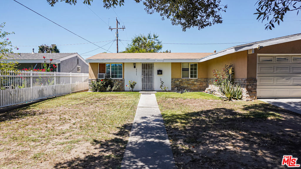 19037 Wellhaven Street Property Photo 3