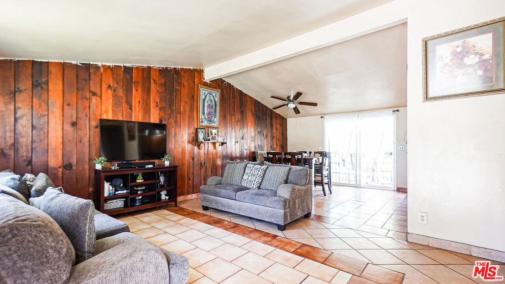 19037 Wellhaven Street Property Photo 4