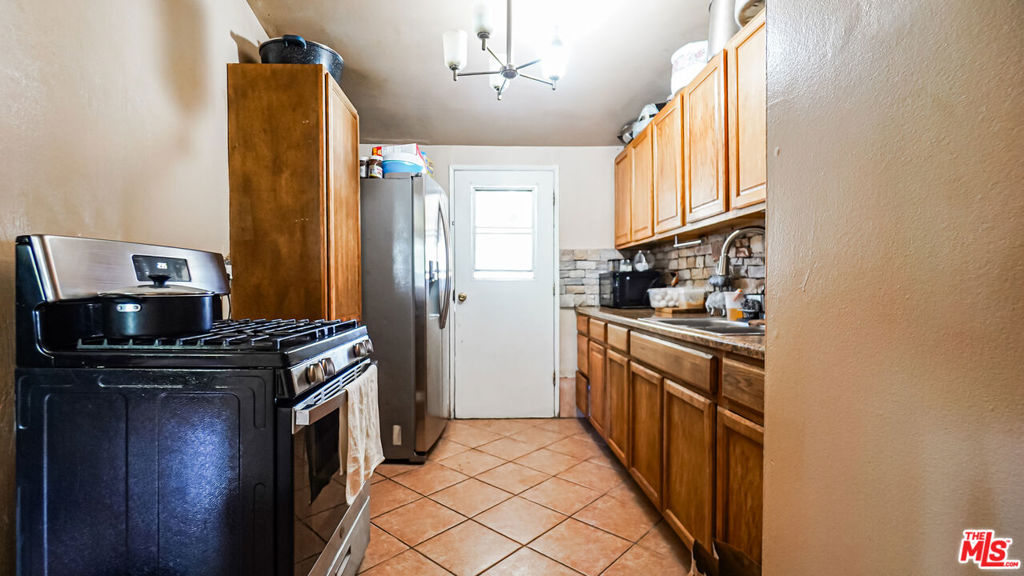 19037 Wellhaven Street Property Photo 9