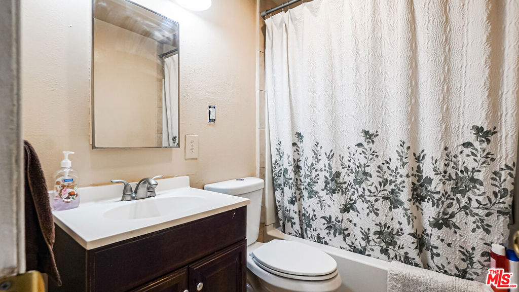 19037 Wellhaven Street Property Photo 15