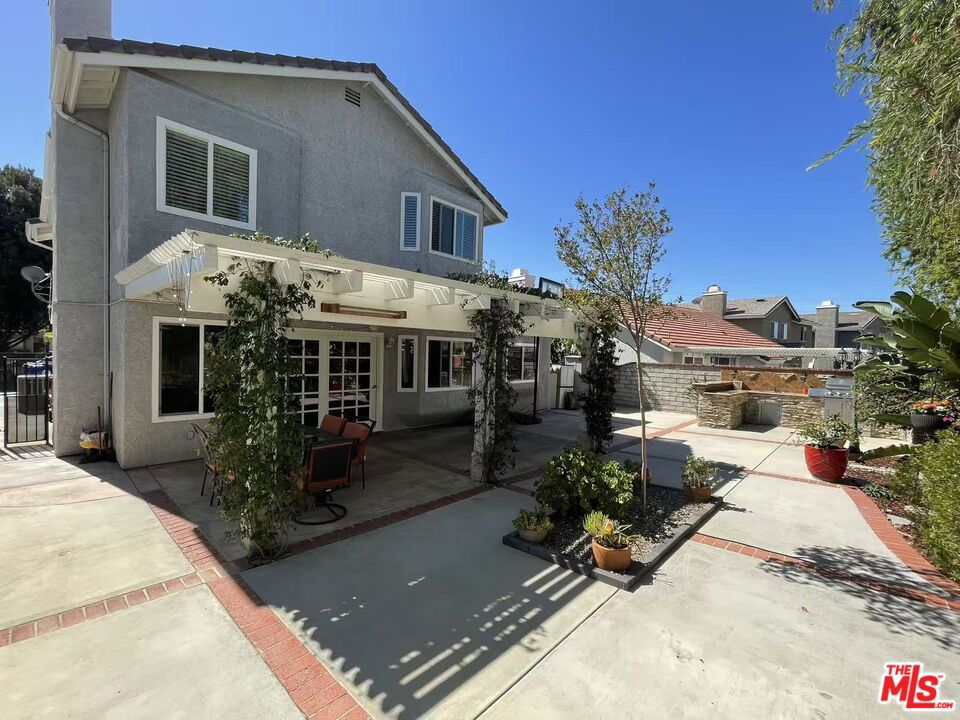 28735 Citrus Place Property Photo 7