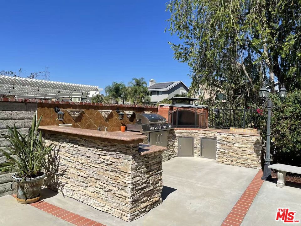 28735 Citrus Place Property Photo 12