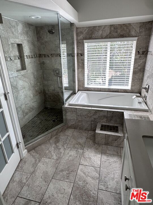 28735 Citrus Place Property Photo 34