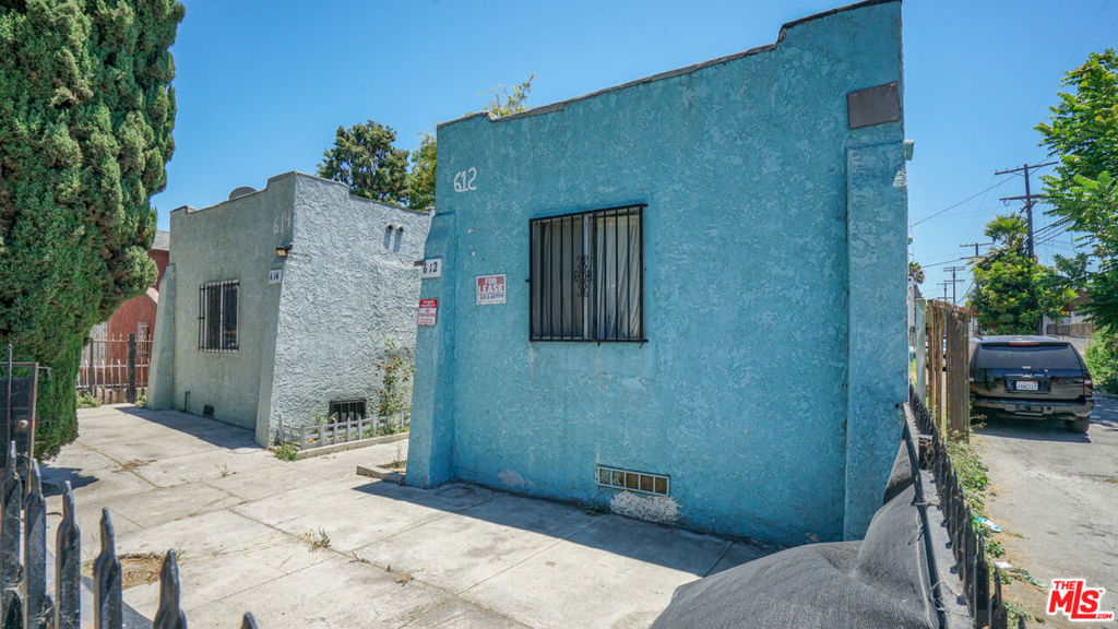 612 E 83rd Street Property Photo 1