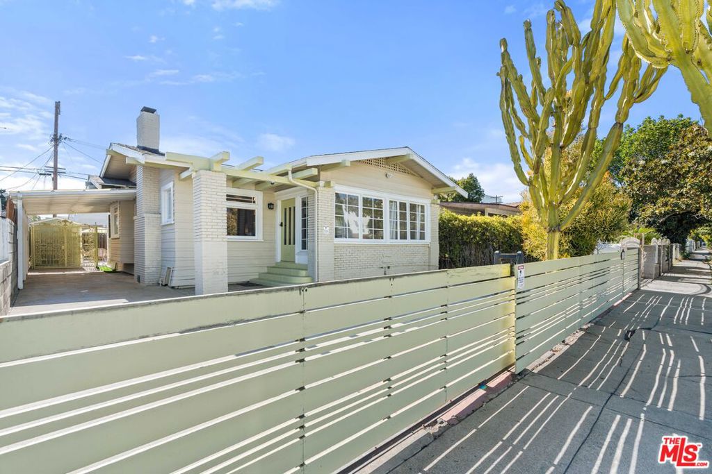 607 N Gramercy Place Property Photo 4