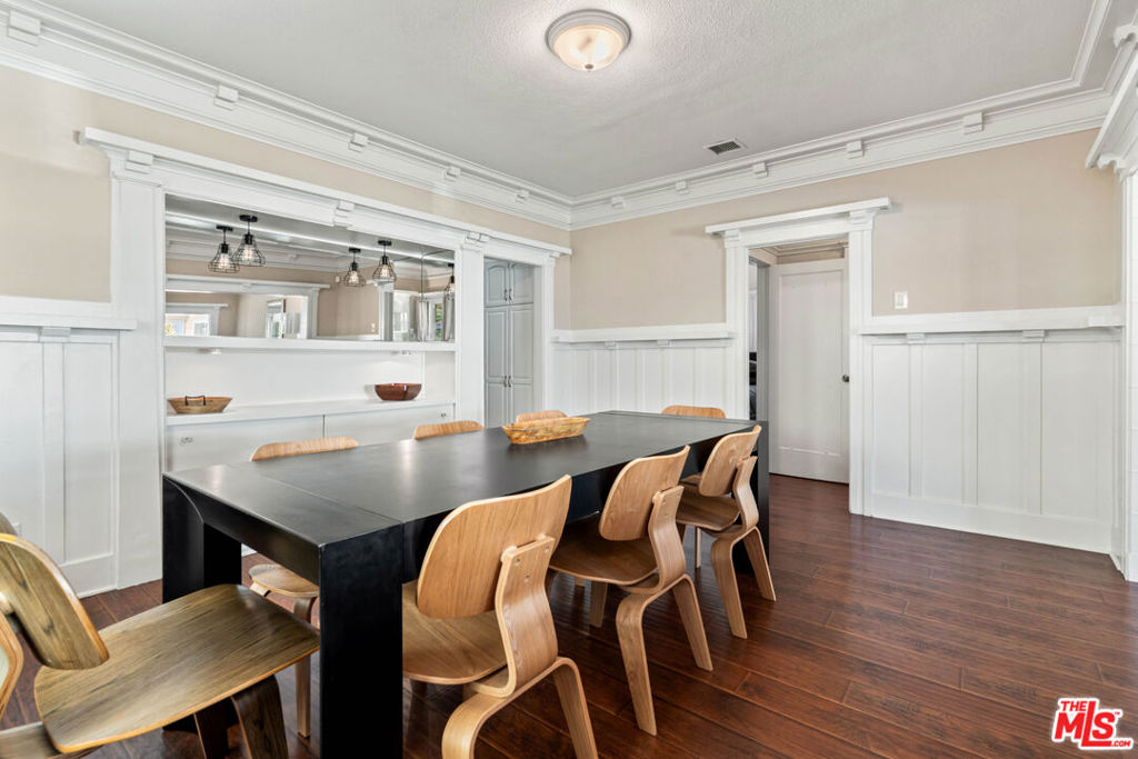 607 N Gramercy Place Property Photo 10