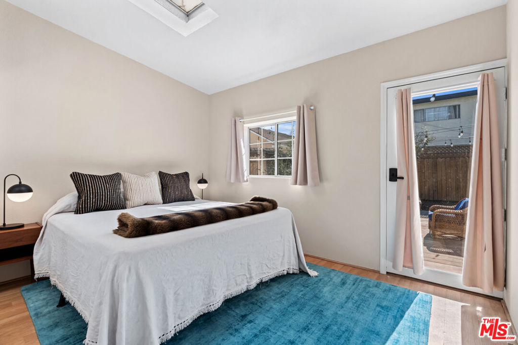 607 N Gramercy Place Property Photo 19