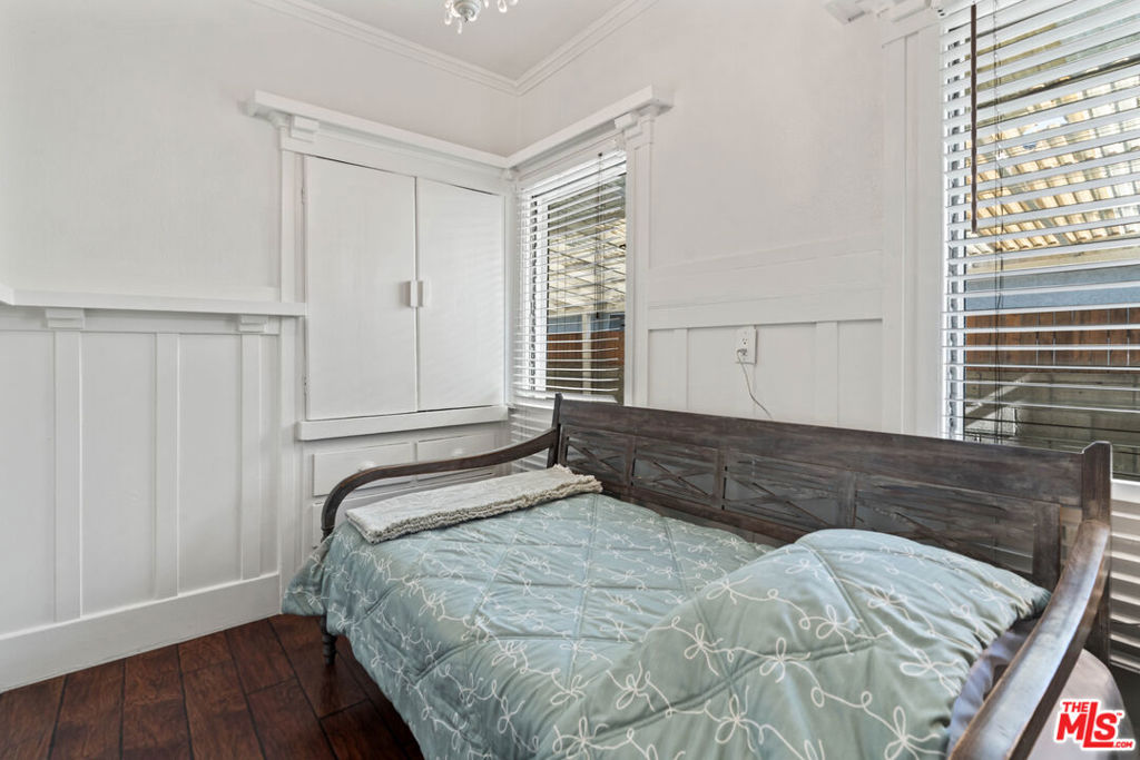 607 N Gramercy Place Property Photo 23