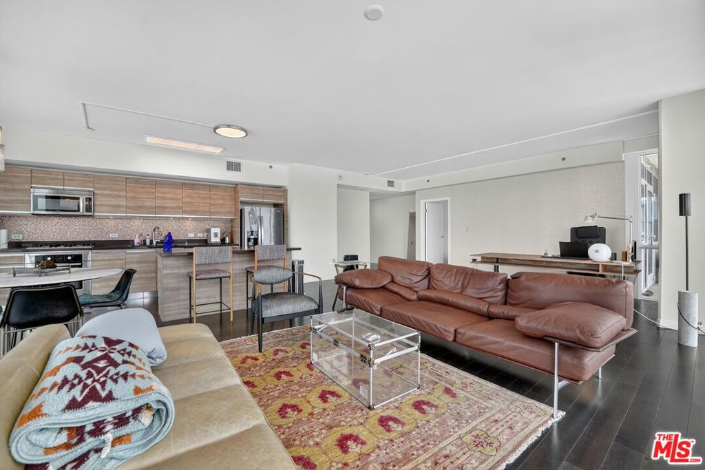 3785 Wilshire Boulevard 1212 Property Photo 5