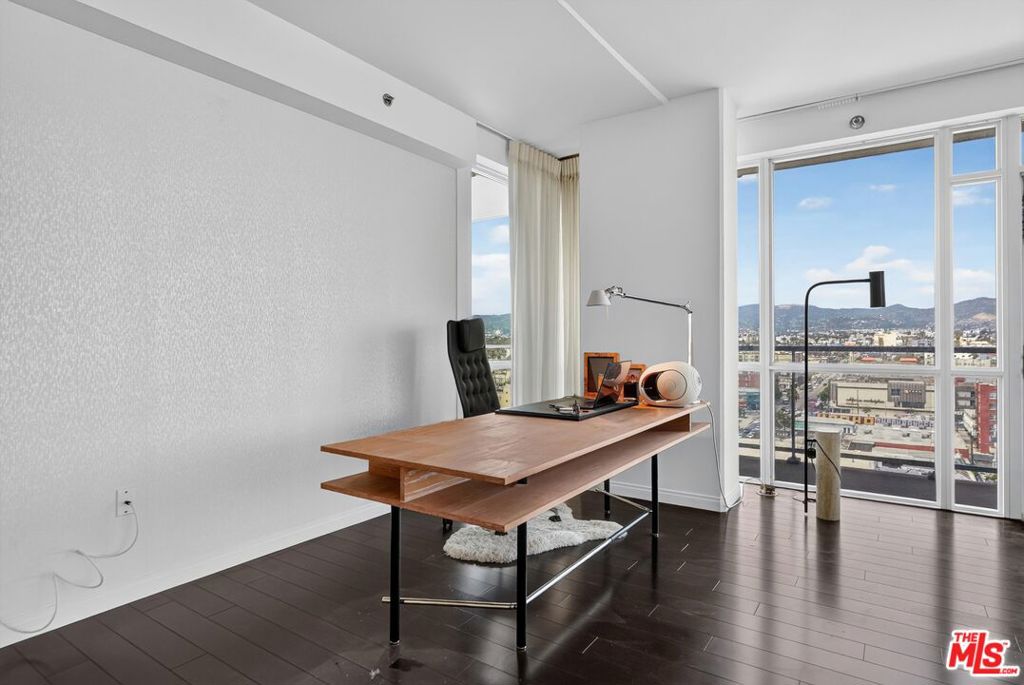 3785 Wilshire Boulevard 1212 Property Photo 10
