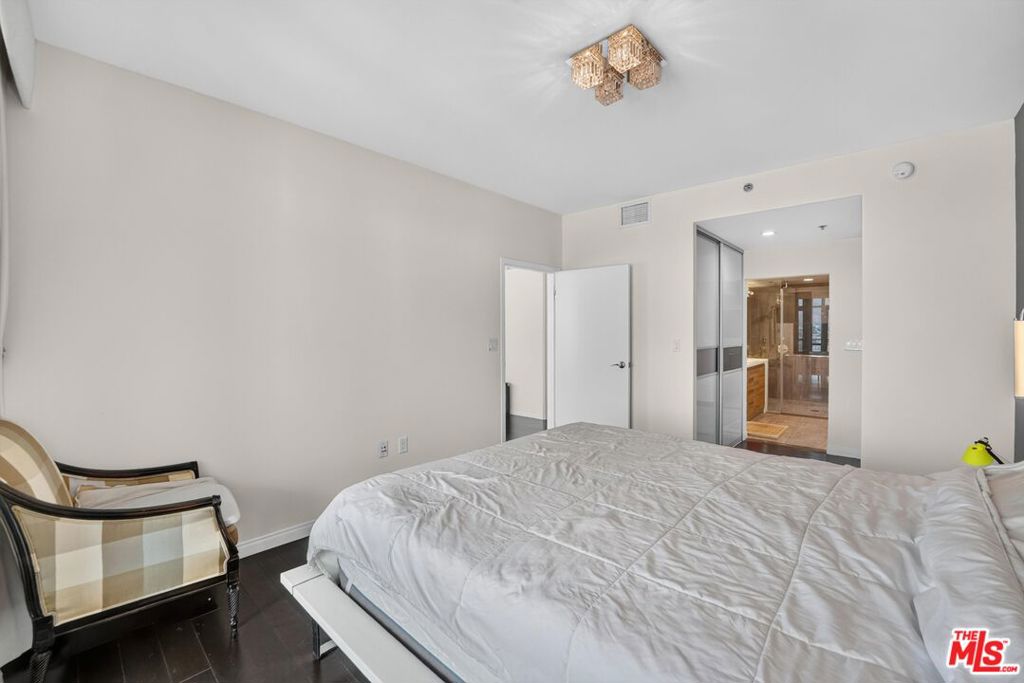 3785 Wilshire Boulevard 1212 Property Photo 16