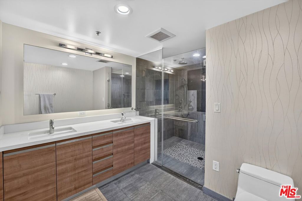 3785 Wilshire Boulevard 1212 Property Photo 18