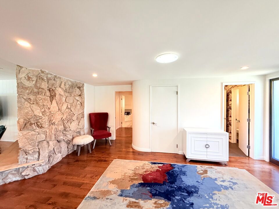 5500 Shenandoah Avenue Property Photo 6