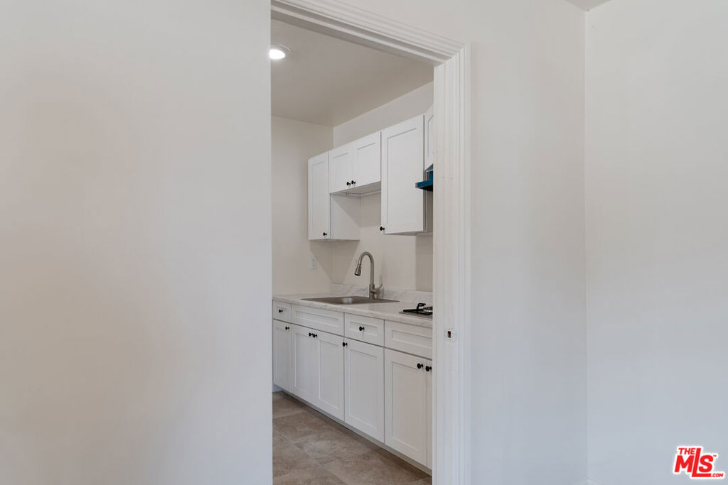 945 N Ditman Avenue Property Photo 15