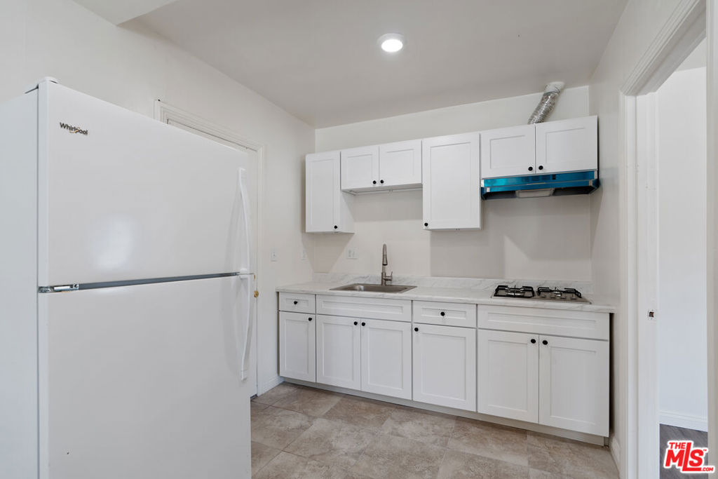 945 N Ditman Avenue Property Photo 16