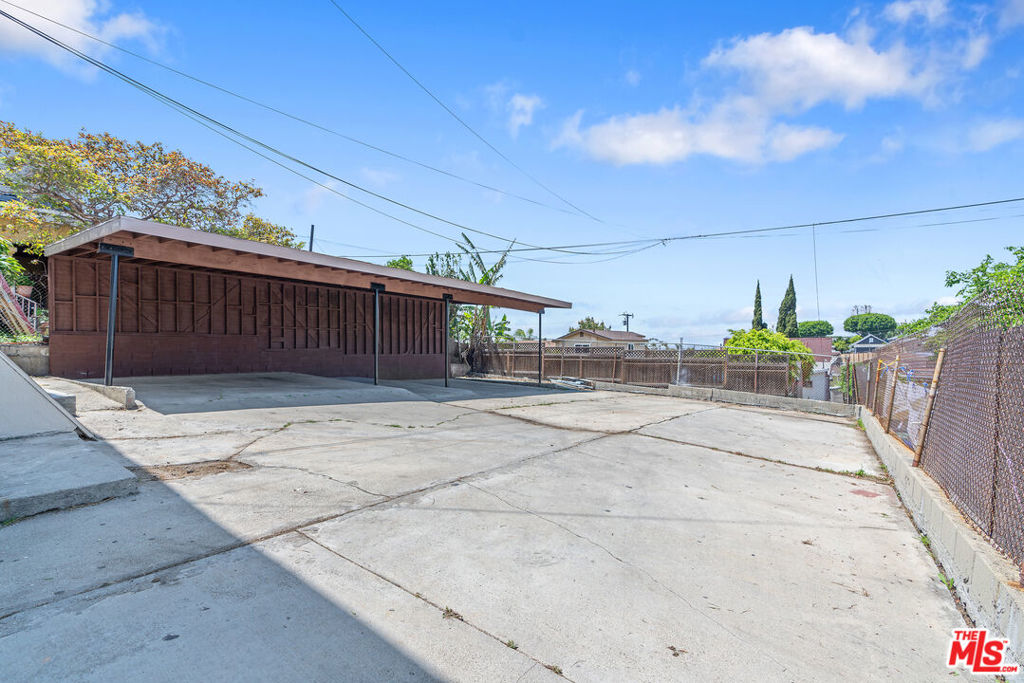 945 N Ditman Avenue Property Photo 37