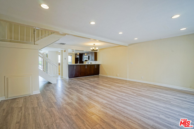 5760 Owensmouth Avenue 14 Property Photo 2