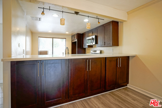 5760 Owensmouth Avenue 14 Property Photo 5