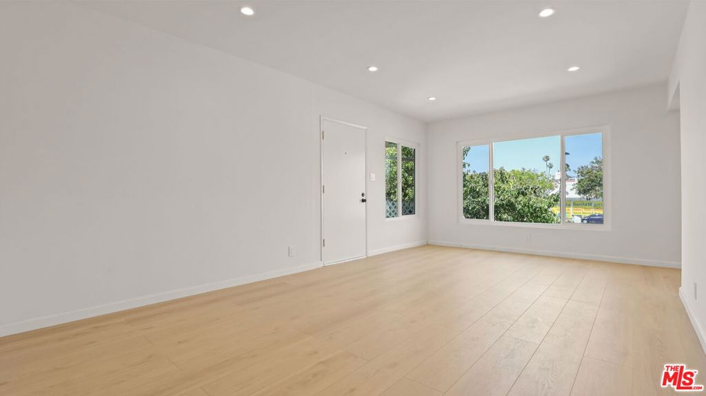 1413 18th Street D Property Photo 3