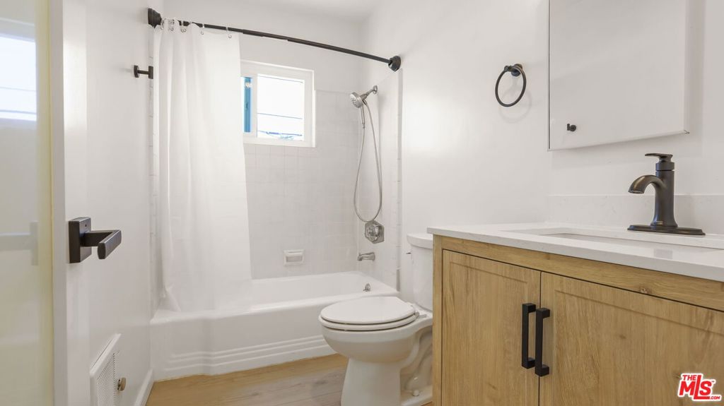 1413 18th Street D Property Photo 15