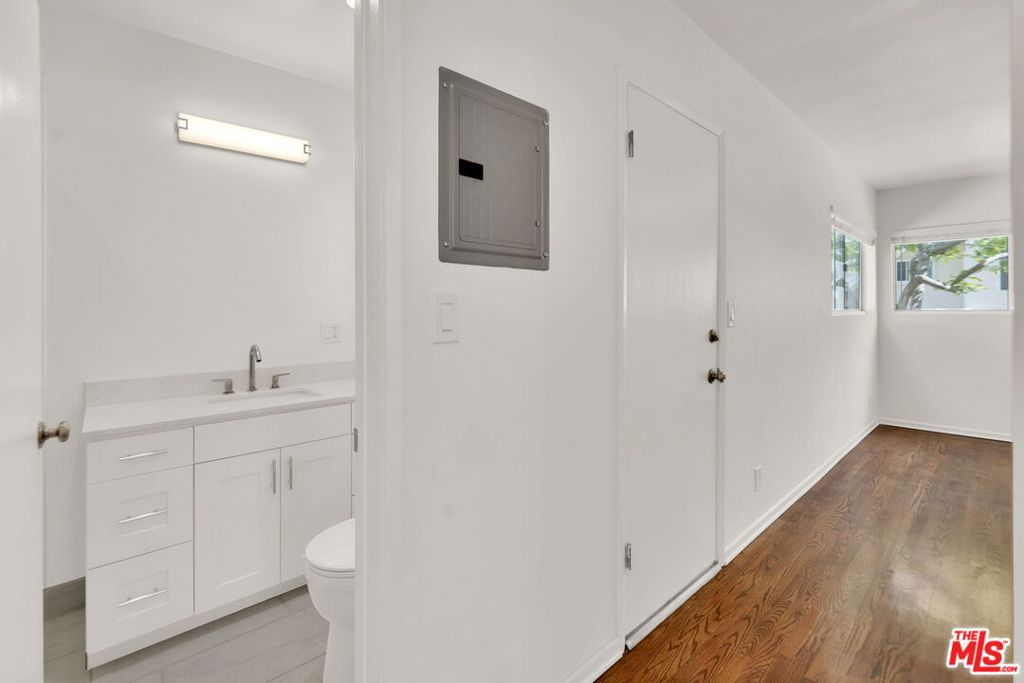 950 Euclid Street A Property Photo 13