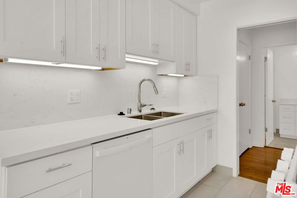 950 Euclid Street A Property Photo 16