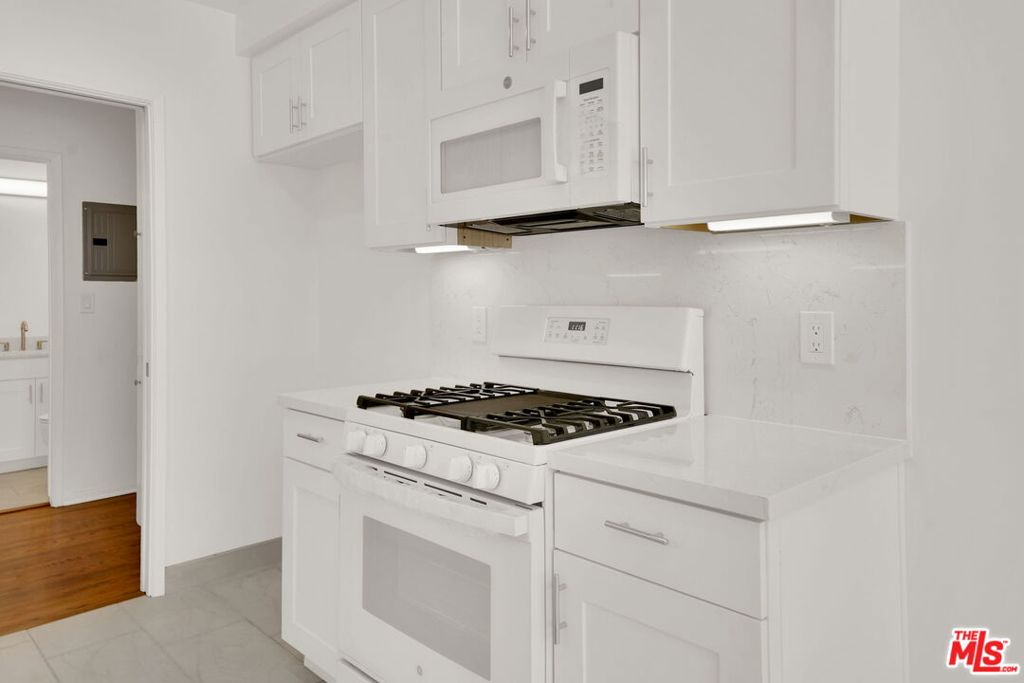 950 Euclid Street A Property Photo 17