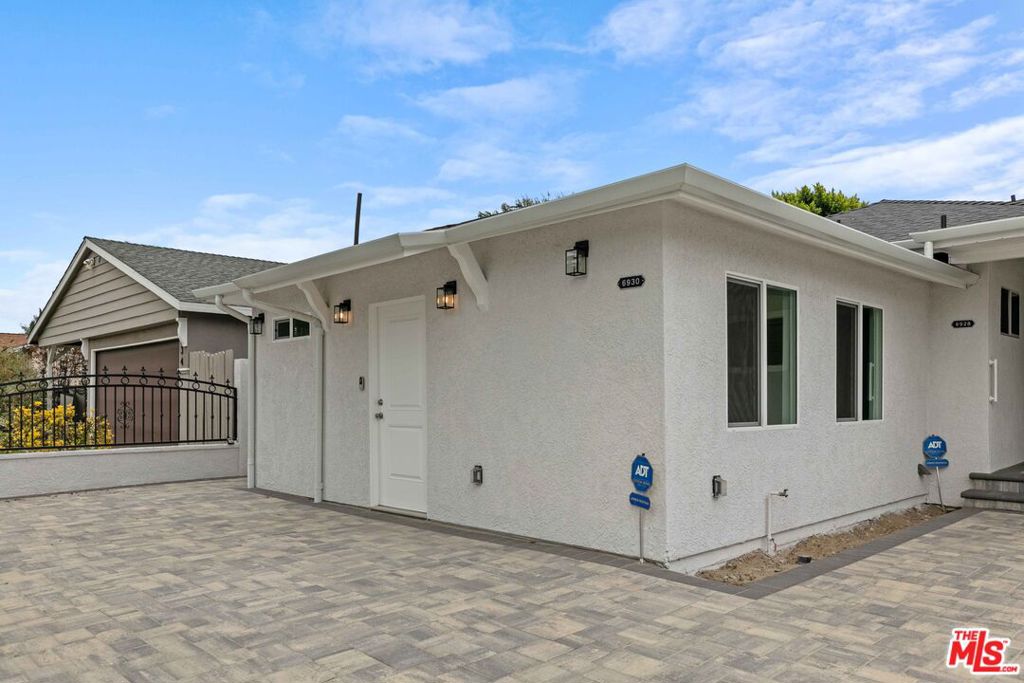 6930 Babcock Avenue Property Photo 1