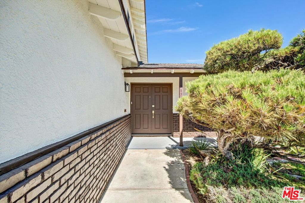 21748 Acarus Avenue Property Photo 2