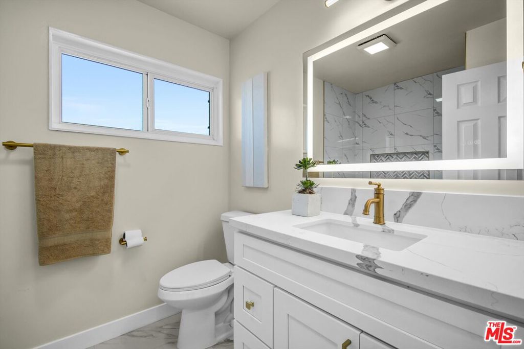 21748 Acarus Avenue Property Photo 23