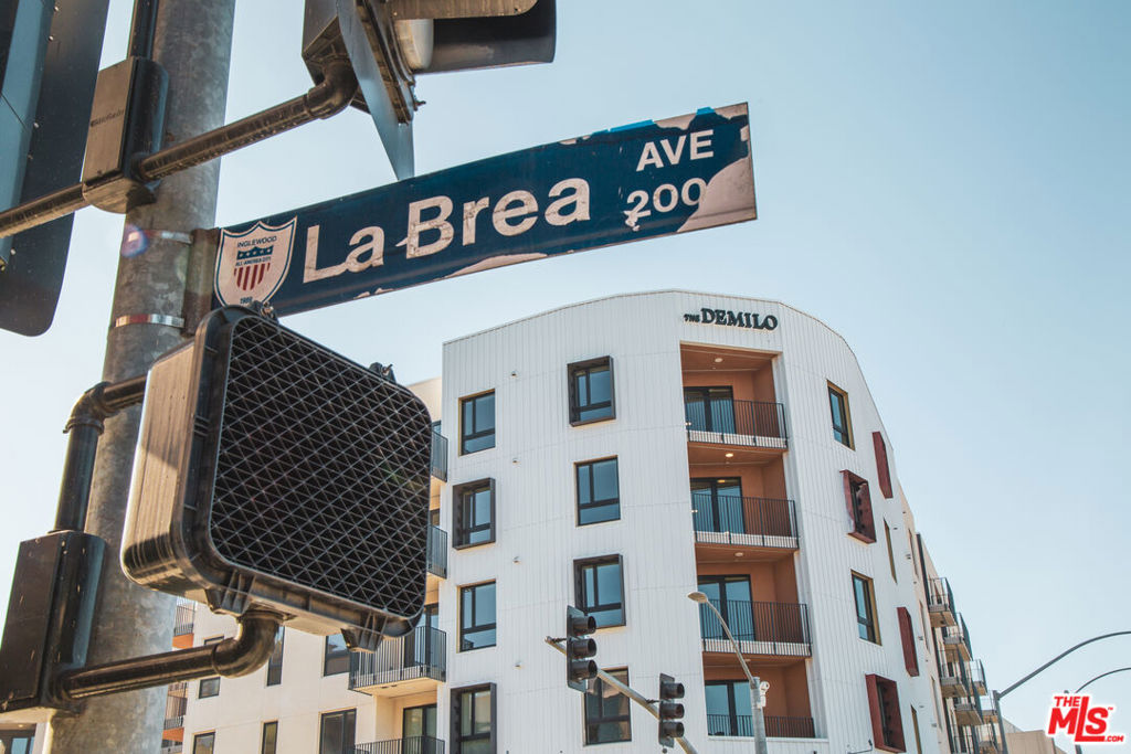 201 N La Brea Avenue 321 Property Photo 29