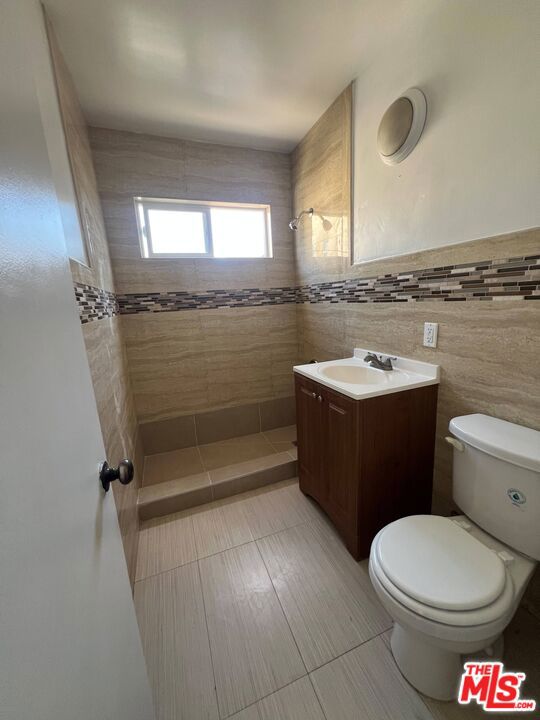 4822 Rosewood Avenue 4 Property Photo 12