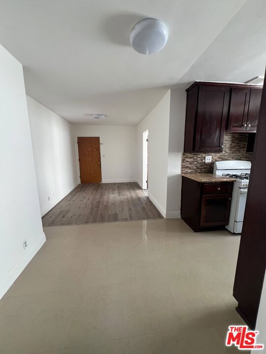 4822 Rosewood Avenue 4 Property Photo 15