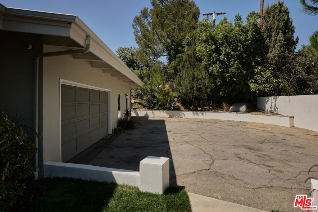 1205 Eagle Vista Drive Property Photo 40