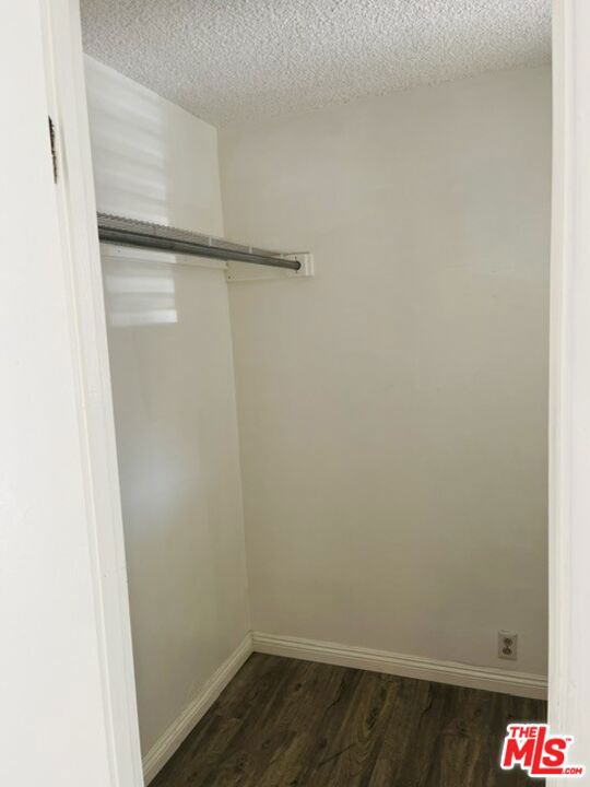 2371 Edgewater Terrace Property Photo 4