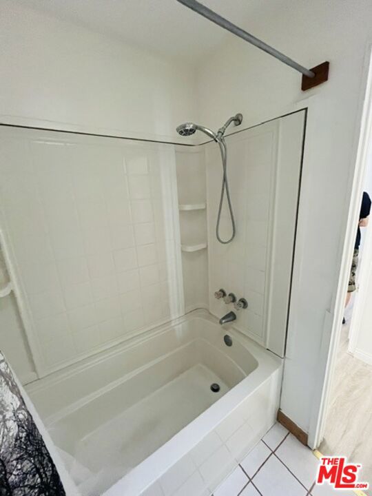 2371 Edgewater Terrace Property Photo 10