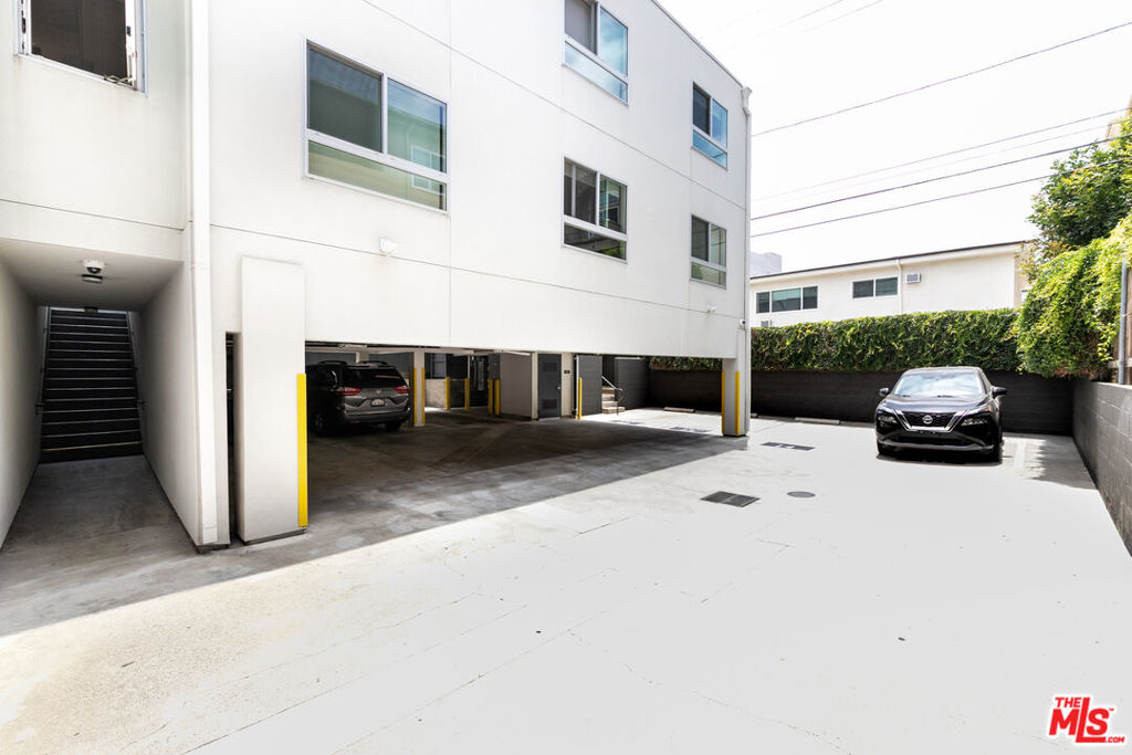 1743 Butler Avenue Property Photo 19