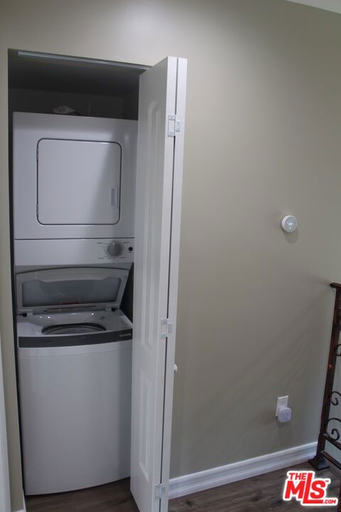 15431 Huston Street Property Photo 11