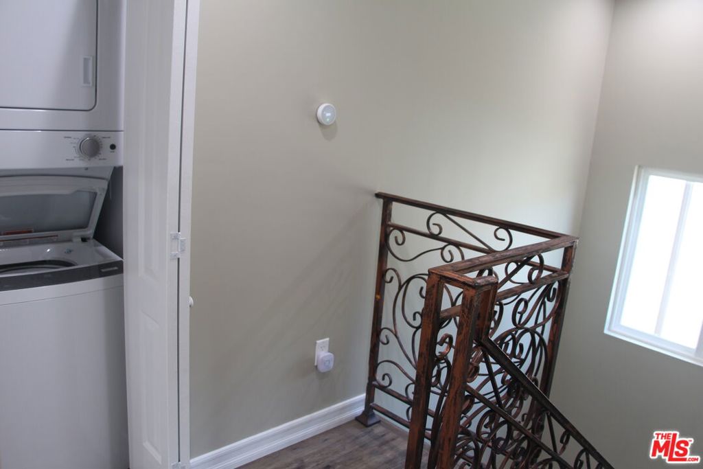15431 Huston Street Property Photo 12