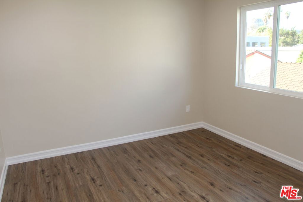 15431 Huston Street Property Photo 13