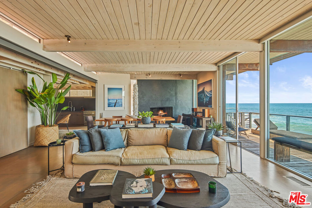 24956 Malibu Road Property Photo 5