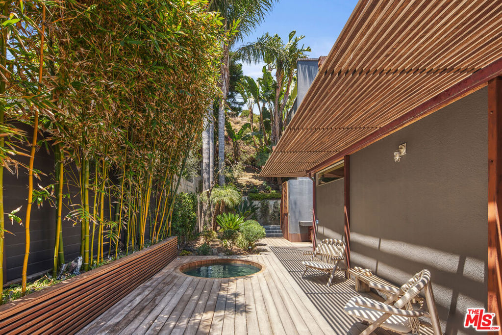 24956 Malibu Road Property Photo 12