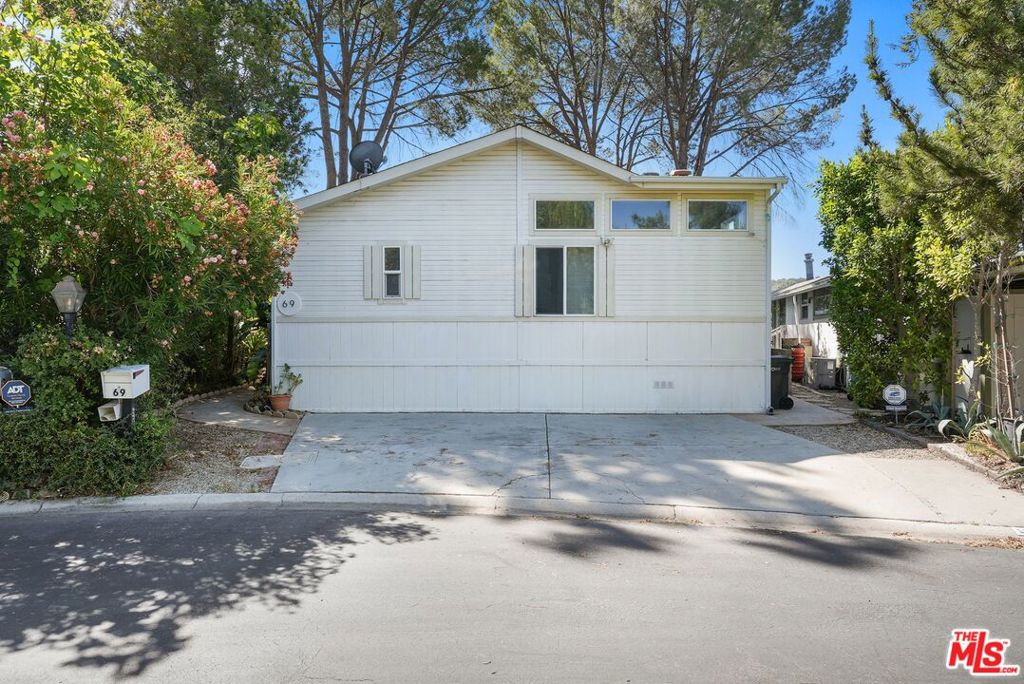 23777 Mulholland Highway 69 Property Photo 4