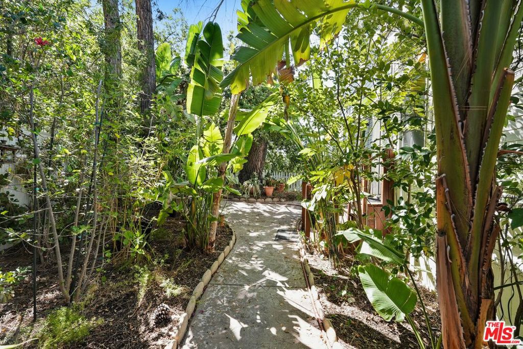 23777 Mulholland Highway 69 Property Photo 5