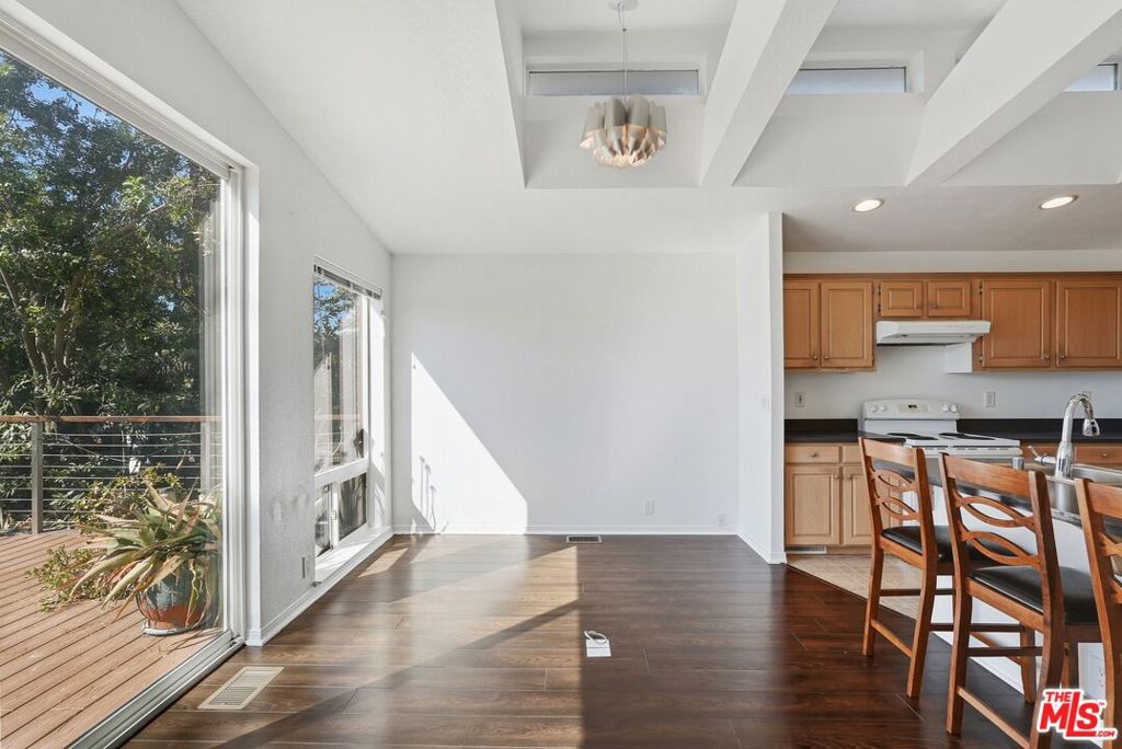 23777 Mulholland Highway 69 Property Photo 12