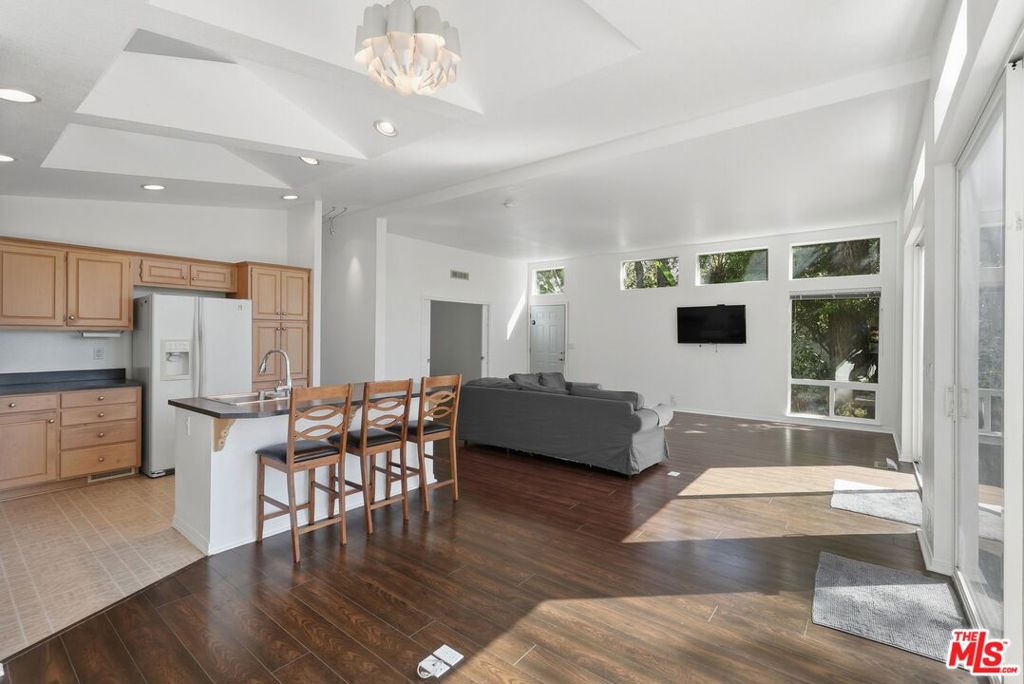 23777 Mulholland Highway 69 Property Photo 13