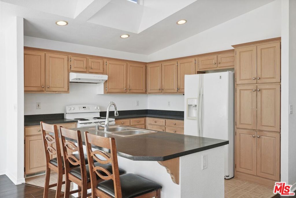 23777 Mulholland Highway 69 Property Photo 14